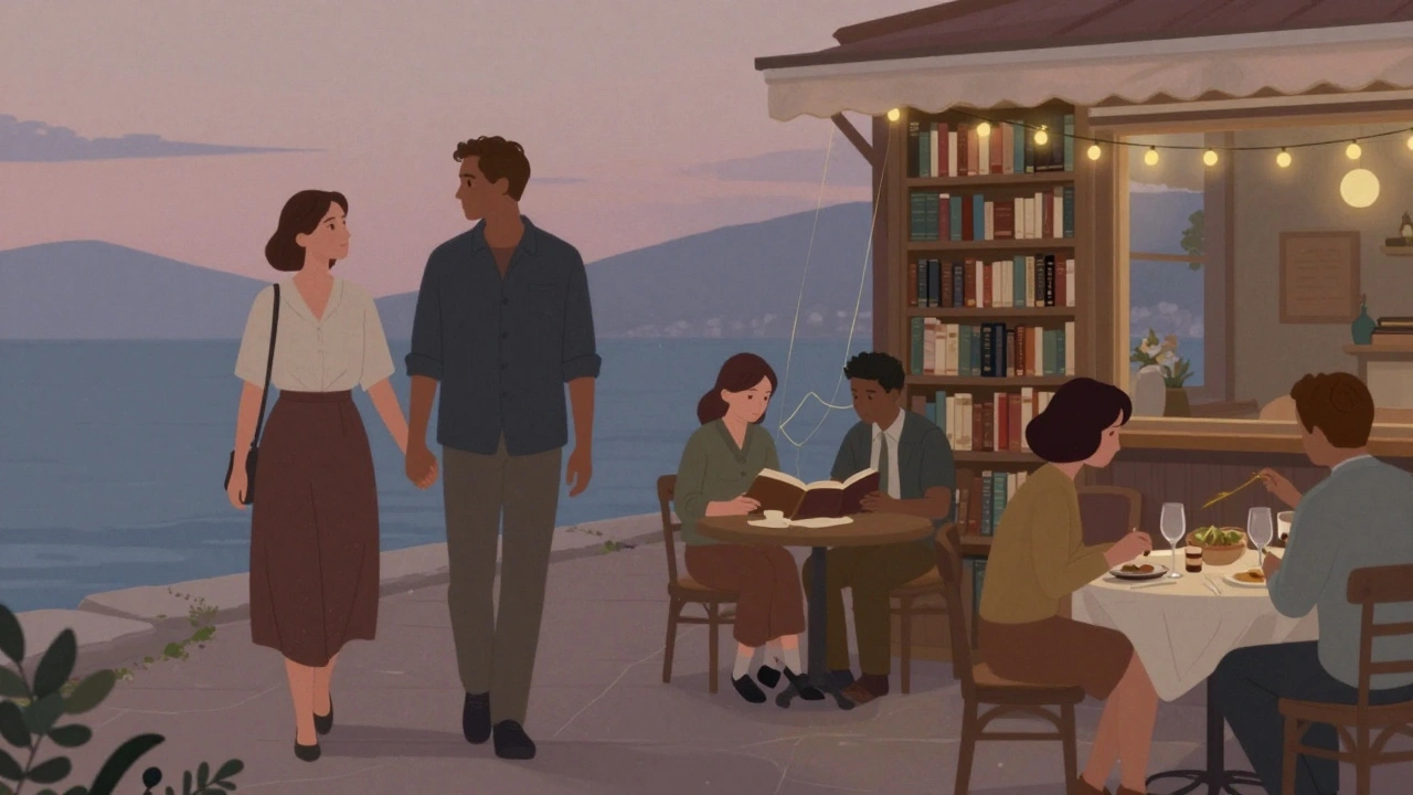 İki kişi deniz kenarında yürüyor, bir diğeri kitapçıda kitap okuyor, bir diğeriyse akşam yemeği yiyor.