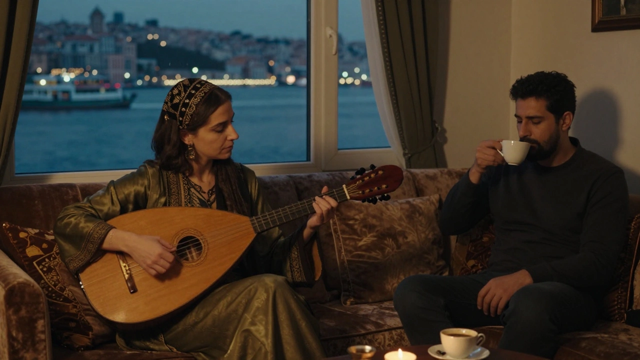 Bir kadın Beşiktaş'ta oud çalarken, bir erkek onu dikkatle dinliyor.